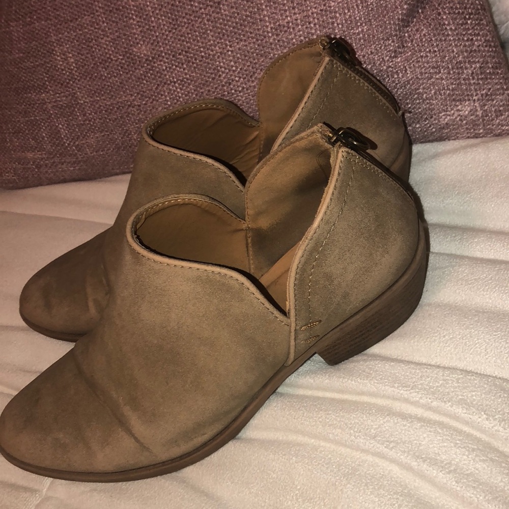 Tillys Cream (tan) Booties